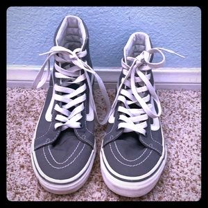 vans size 8 in women’s and 6.5 in men’s